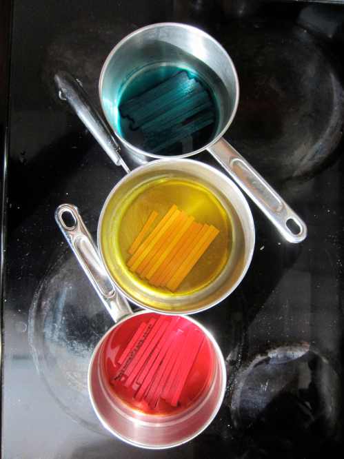coloring wood with food dye